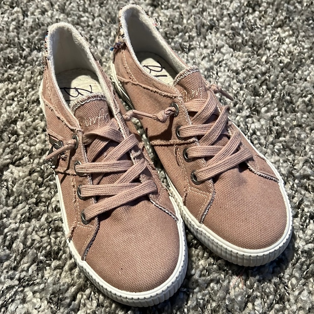 Blowfish Malibu shoes, Dusty Rose, size 8